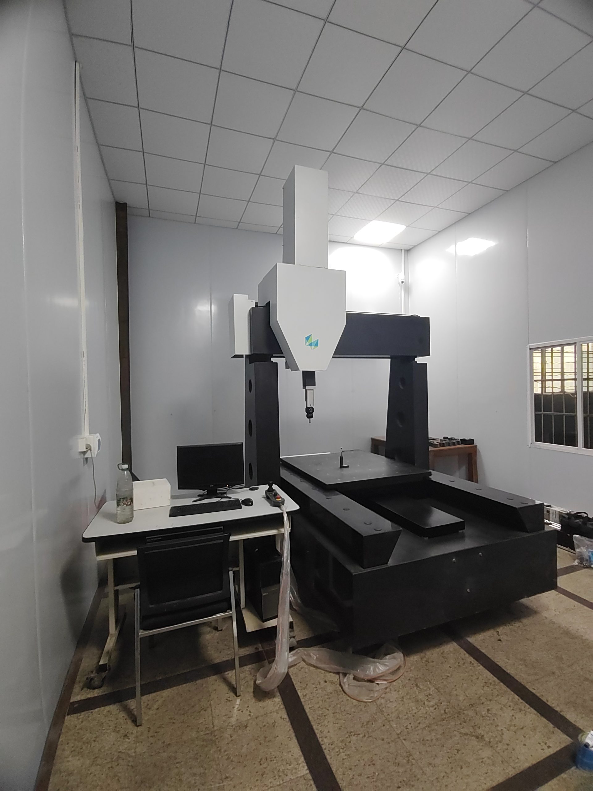 Accuracy calibration and maintenance of coordinate measuring machine (2)
